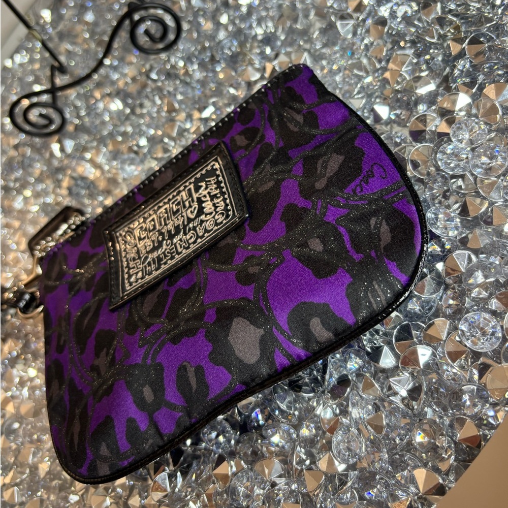 Coach Poppy purple ocelot leopard pattern wristlet EUC - Picture 10 of 10